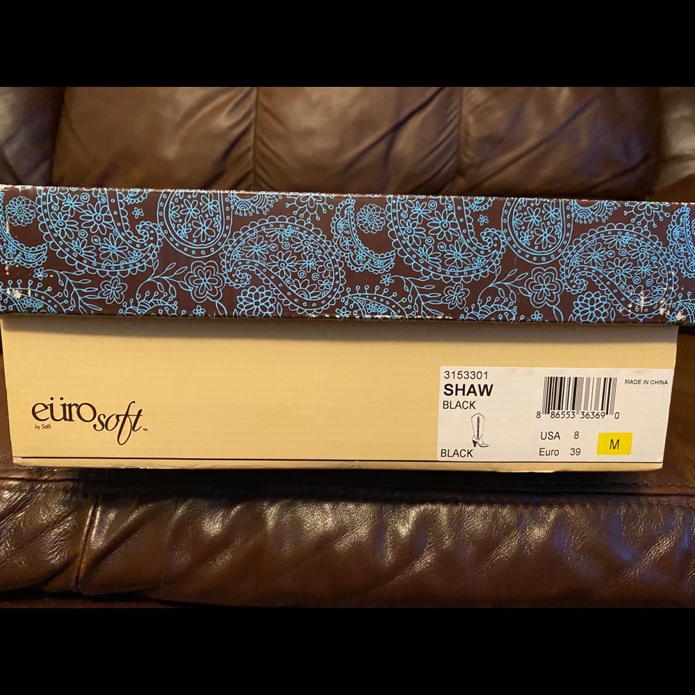 Boots - Picture 2 of 2